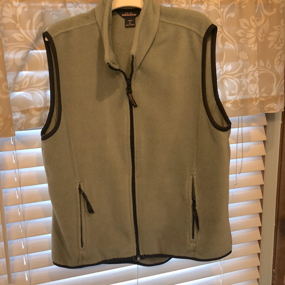 Womens Woolrich green vest